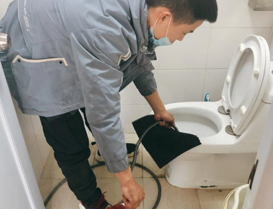 疏通马桶
